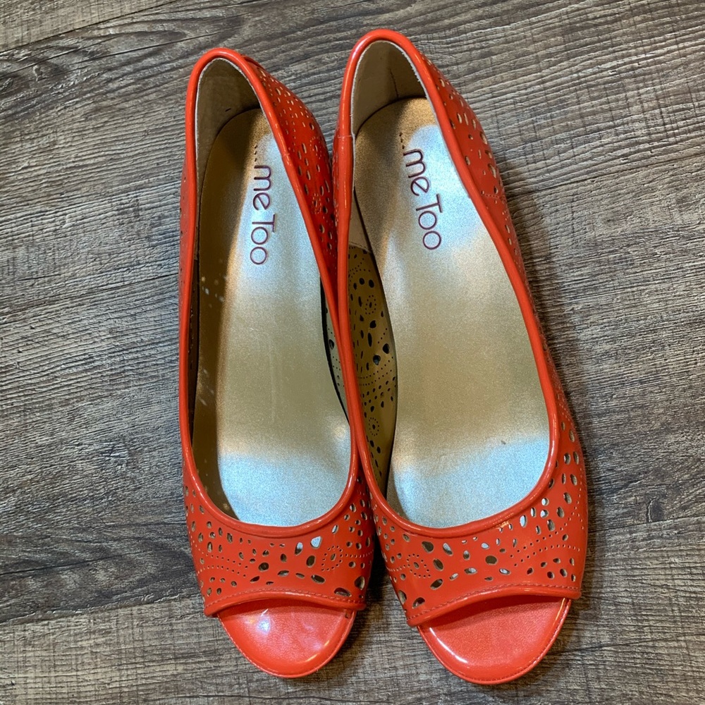 ...me Too Sidney Peep Toe Cork Wedge Laser Cutouts
